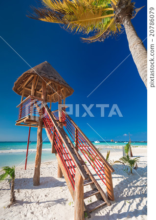 Lifeguard tower on caribbean beach 20786079