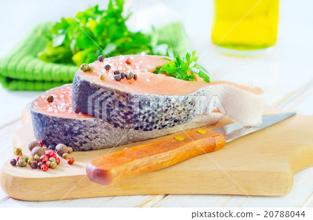 raw salmon 20788044