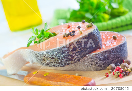 raw salmon 20788045