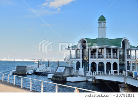 Pukari-san Bridge(來自橫濱Rinkaku公園)) Pukari-san Bridge(來自橫濱Rinkaku公園)) 20791831