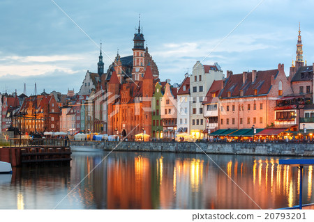 Old Town and Motlawa River in Gdansk, Poland 20793201