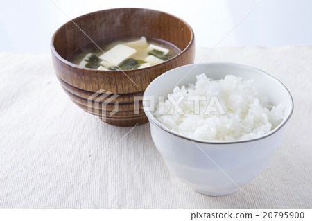 Dinner and miso soup 20795900