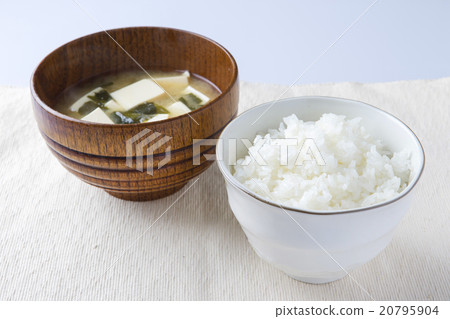 Dinner and miso soup 20795904