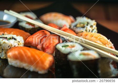 Sushi Roll Sushi Roll 20796656