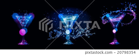 splashes of cocktails in glasses 20798354