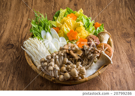 Nabe烹飪蔬菜雞肉相撲摔跤手的燉日本料理 20799286