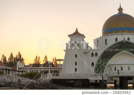 Malacca Straits Floating Mosque During Sunrise 20803842