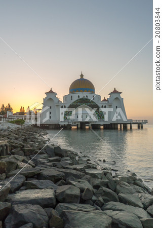 Malacca Straits Floating Mosque During Sunrise 20803844