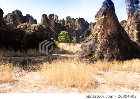 The peaks of Sindou 20804402