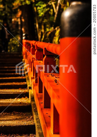 Red bridge in Kyoto 20805783