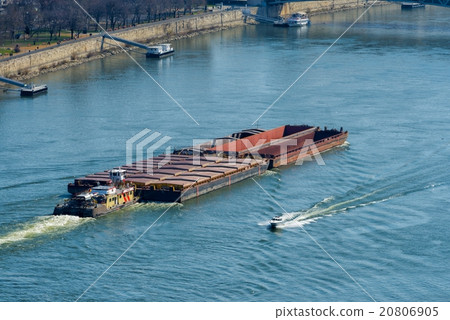 Long container ship sailing  20806905