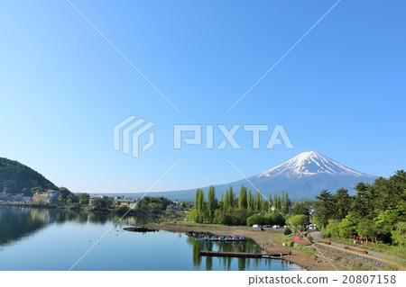 Mt. Fuji in early summer blessed with May sun 20807158