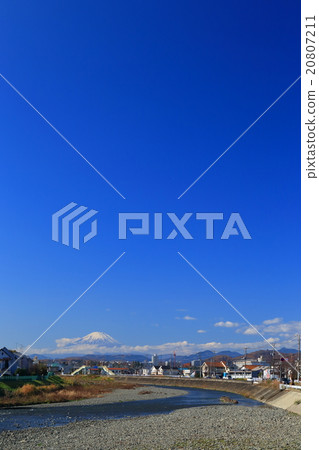 Fuji and Hanamizawa 20807211