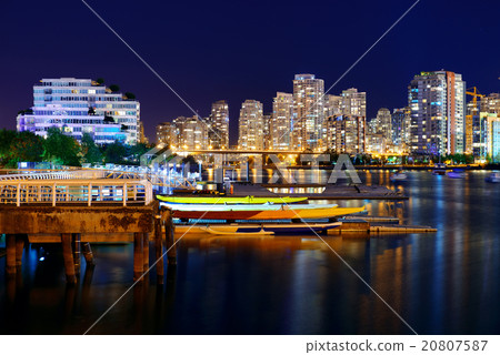Vancouver city night 20807587