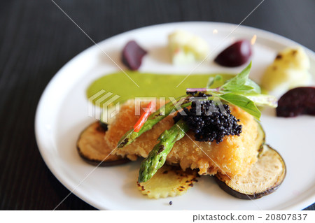 Fried fish fillet 20807837