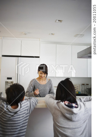 Children observing cooking Children observing cooking 20811055