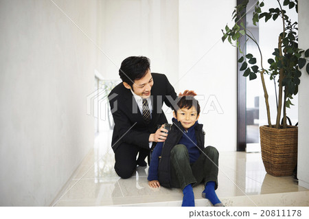 Dad to help prepare the child 20811178