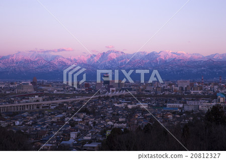 Winter skyline scenery Winter skyline scenery 20812327