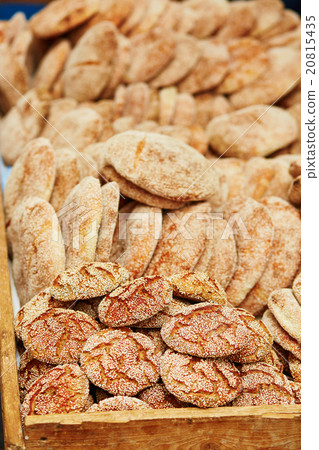 Dates on a traditional Moroccan market 20815435