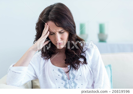 Pregnant woman with headache Pregnant woman with headache 20819596
