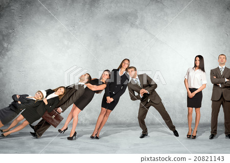 Businessman supporting business people 20821143