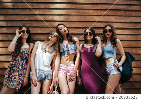 five young beautiful girls five young beautiful girls 20835628