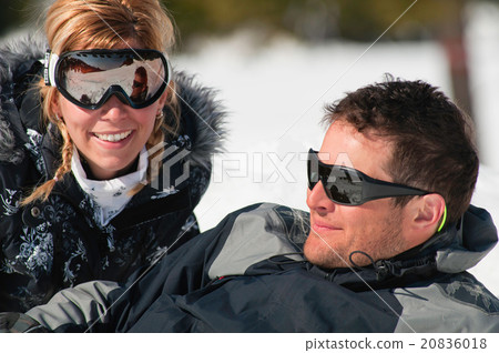 Couple on winter vacation Couple on winter vacation 20836018