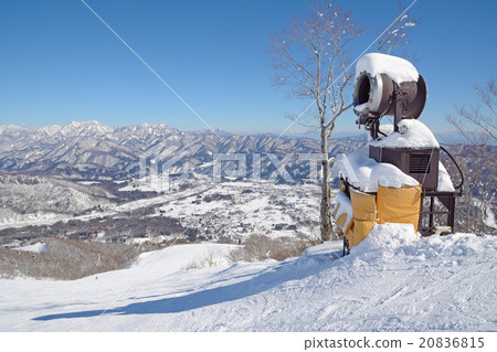 Happoone滑雪勝地天氣晴朗 20836815