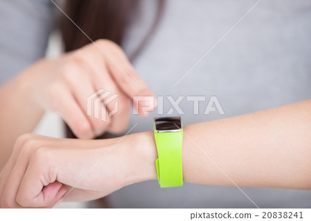 woman use smart watch woman use smart watch 20838241