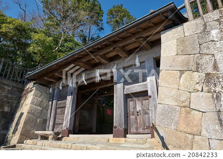 靜岡縣Kunozan Toshogu Ichinomon，周圍環繞著崎嶇的石牆 20842233