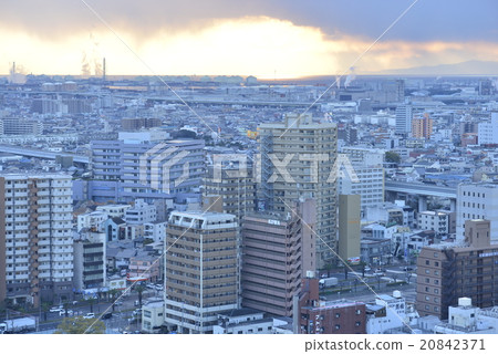 大阪府Sak市的街道,在晚上 大阪府Sak市的街道,在晚上 20842371