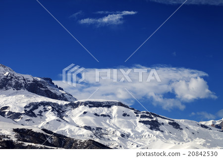 Snowy rocks at nice sun day 20842530