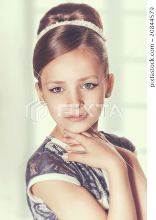 Portrait of a little fashion kid girl Portrait of a little fashion kid girl 20844579
