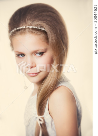 Portrait of a little fashion kid girl Portrait of a little fashion kid girl 20844623