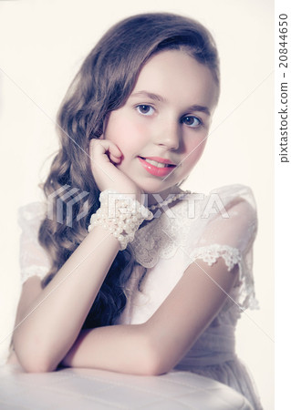 Portrait of a little fashion kid girl Portrait of a little fashion kid girl 20844650