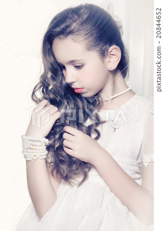 Portrait of a little fashion kid girl Portrait of a little fashion kid girl 20844652
