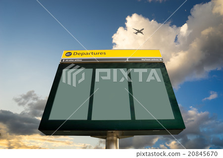 Airport Departure and Arrival sign at Heathrow, Lo 20845670