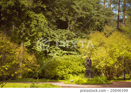 Sculptural group in the green Park of Oranienbaum Sculptural group in the green Park of Oranienbaum 20846399