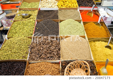Spice seller Middle East souk spice market / Spice market in Middle E 20847173