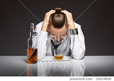 Alcohol dependence in men Alcohol dependence in men 20854608