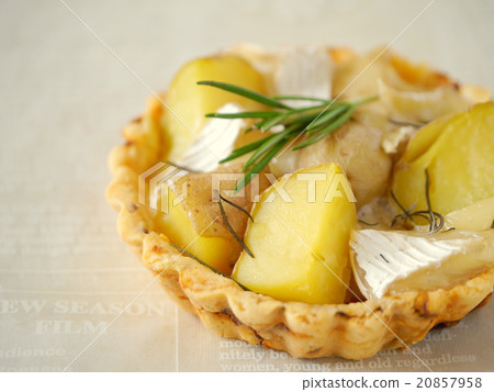 Quiche of potatoes and camembert cheese (left space) Quiche of potatoes and camembert cheese (left space) 20857958