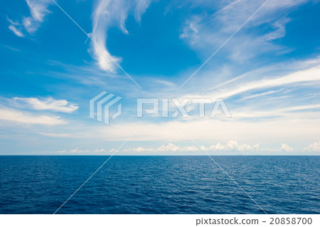 Cloudy sky and sea summer scenery Cloudy sky and sea summer scenery 20858700