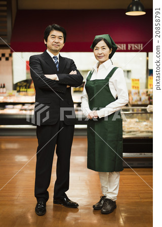 Senior supermarket 20858791