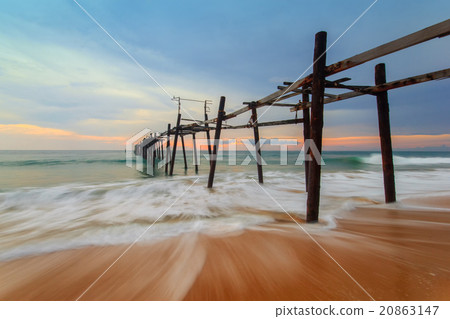 Wooden fisherman bridge, pang-nga Thailand Wooden fisherman bridge, pang-nga Thailand 20863147