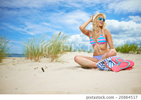 Beach woman funky happy 20864517