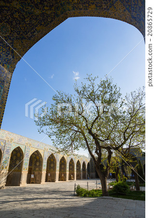 伊朗伊斯法罕清真寺的庭院 20865729