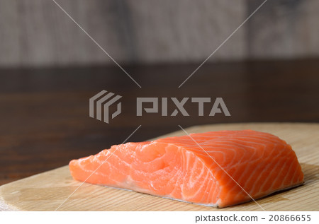 Raw salmon 20866655