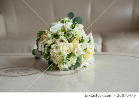 Bouquet on a marble table Bouquet on a marble table 20870479