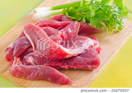 raw meat 20870697