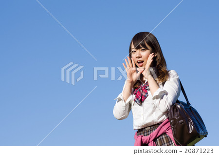 Shouting out the blue sky, calling woman girl uniforms claim girls high school student 20871223